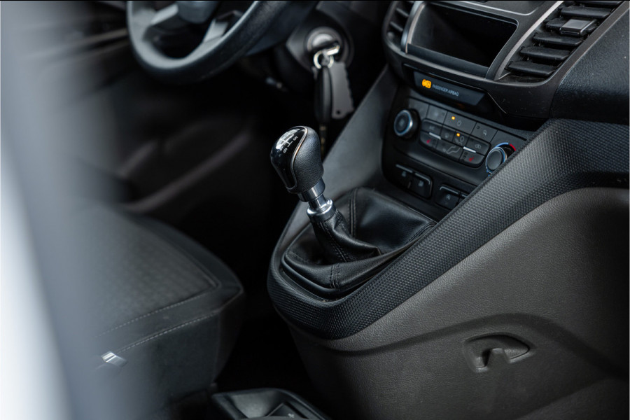 Ford Transit Connect 1.5 EcoBlue L2 | CarPlay | Camera | Cruise control | Navigatie | Stoelverwarming | Lane assist | DAB | Euro 6 | Nieuwe APK | Dealer onderhouden