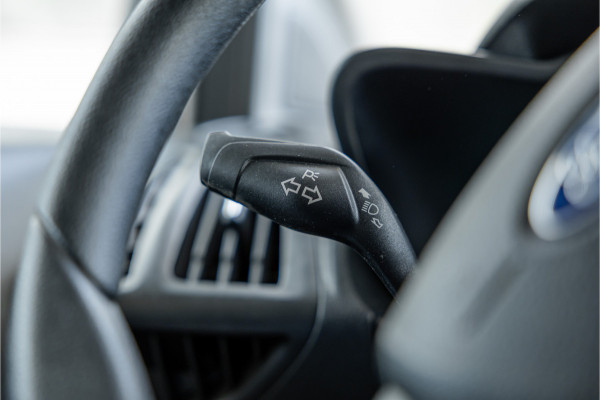Ford Transit Connect 1.5 EcoBlue L2 | CarPlay | Camera | Cruise control | Navigatie | Stoelverwarming | Lane assist | DAB | Euro 6 | Nieuwe APK | Dealer onderhouden