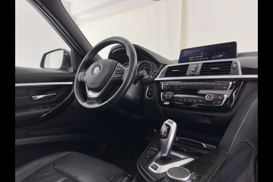 BMW 3-serie 330e High Executive Luxury-Line (Plug-in) (INCL-BTW) Aut. *PANO |  LEATHER | FULL-LED | MEMORY-PACK | HARMAN/KARDON-AUDIO | BLINDSPOT | KEYLESS | CAMERA | NAVI-FULLMAP | DAB | PRIVACY-GLASS | ECC | HEAD-UP | PDC | 18''ALU*