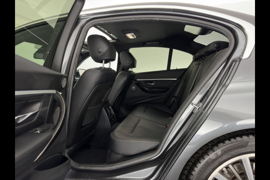 BMW 3-serie 330e High Executive Luxury-Line (Plug-in) (INCL-BTW) Aut. *PANO |  LEATHER | FULL-LED | MEMORY-PACK | HARMAN/KARDON-AUDIO | BLINDSPOT | KEYLESS | CAMERA | NAVI-FULLMAP | DAB | PRIVACY-GLASS | ECC | HEAD-UP | PDC | 18''ALU*