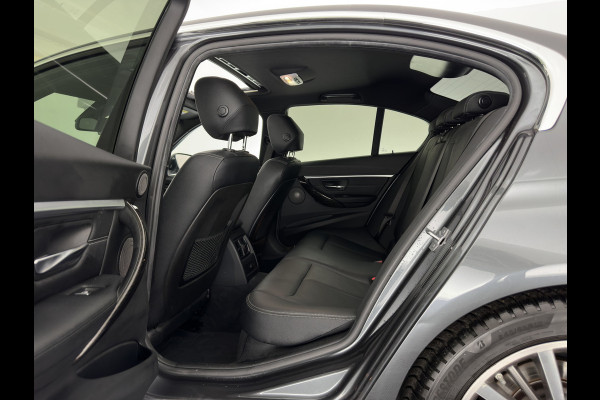 BMW 3-serie 330e High Executive Luxury-Line (Plug-in) (INCL-BTW) Aut. *PANO |  LEATHER | FULL-LED | MEMORY-PACK | HARMAN/KARDON-AUDIO | BLINDSPOT | KEYLESS | CAMERA | NAVI-FULLMAP | DAB | PRIVACY-GLASS | ECC | HEAD-UP | PDC | 18''ALU*