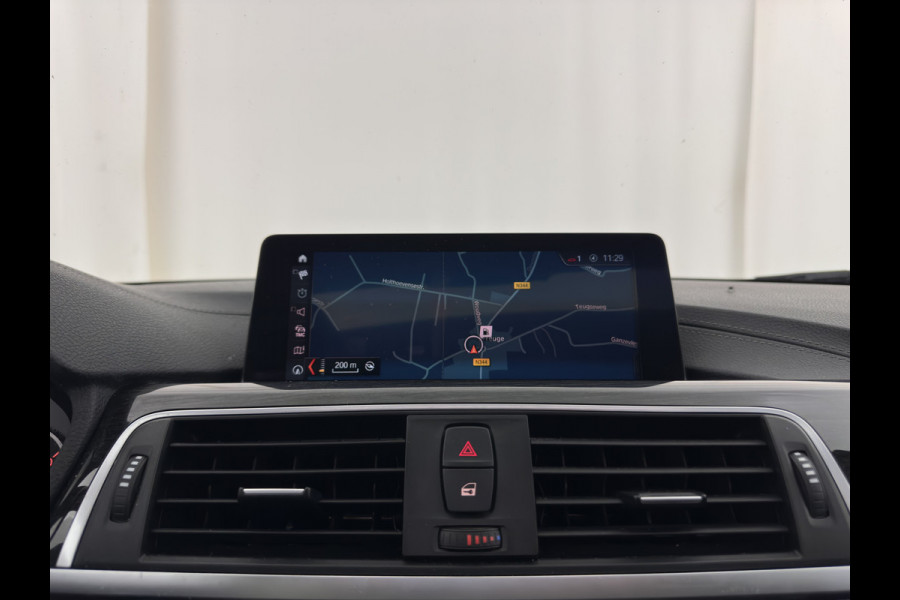 BMW 3-serie 330e High Executive Luxury-Line (Plug-in) (INCL-BTW) Aut. *PANO |  LEATHER | FULL-LED | MEMORY-PACK | HARMAN/KARDON-AUDIO | BLINDSPOT | KEYLESS | CAMERA | NAVI-FULLMAP | DAB | PRIVACY-GLASS | ECC | HEAD-UP | PDC | 18''ALU*