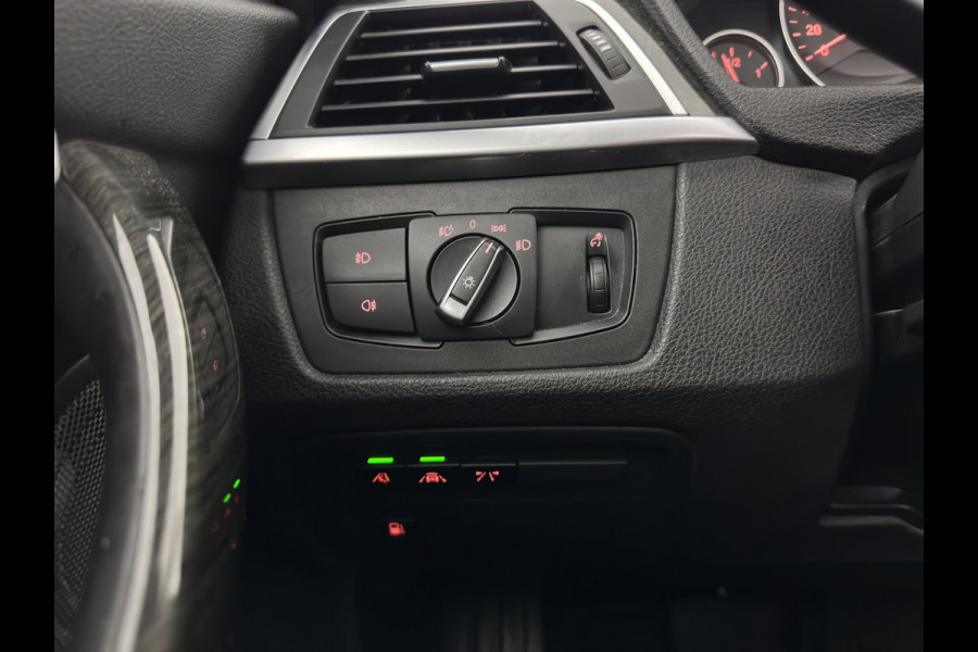BMW 3-serie 330e High Executive Luxury-Line (Plug-in) (INCL-BTW) Aut. *PANO |  LEATHER | FULL-LED | MEMORY-PACK | HARMAN/KARDON-AUDIO | BLINDSPOT | KEYLESS | CAMERA | NAVI-FULLMAP | DAB | PRIVACY-GLASS | ECC | HEAD-UP | PDC | 18''ALU*