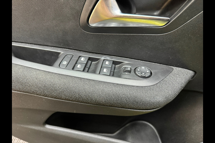 Peugeot 208 1.2 Hybrid 110 e-DCS6 Style