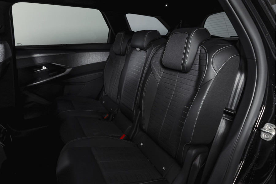 Peugeot 5008 1.2 Hybrid 145 GT 7-pers | Afn. Trekhaak | Dig. Cockpit | Adapt. Cruise | Stoel-+Stuurverw. | PDC | 360 Camera | NAV + App. Connect | ECC | Elek. Klep | LM 19" | 7548
