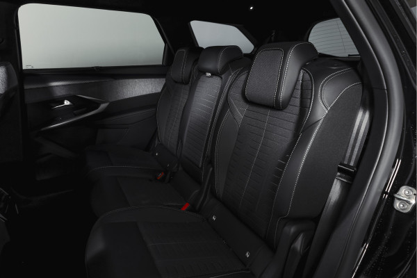 Peugeot 5008 1.2 Hybrid 145 GT 7-pers | Afn. Trekhaak | Dig. Cockpit | Adapt. Cruise | Stoel-+Stuurverw. | PDC | 360 Camera | NAV + App. Connect | ECC | Elek. Klep | LM 19" | 7548