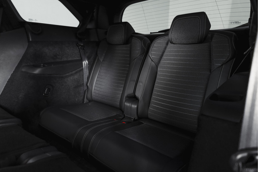 Peugeot 5008 1.2 Hybrid 145 GT 7-pers | Afn. Trekhaak | Dig. Cockpit | Adapt. Cruise | Stoel-+Stuurverw. | PDC | 360 Camera | NAV + App. Connect | ECC | Elek. Klep | LM 19" | 7548