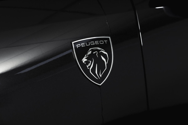 Peugeot 5008 1.2 Hybrid 145 GT 7-pers | Afn. Trekhaak | Dig. Cockpit | Adapt. Cruise | Stoel-+Stuurverw. | PDC | 360 Camera | NAV + App. Connect | ECC | Elek. Klep | LM 19" | 7548