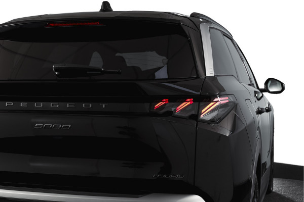 Peugeot 5008 1.2 Hybrid 145 GT 7-pers | Afn. Trekhaak | Dig. Cockpit | Adapt. Cruise | Stoel-+Stuurverw. | PDC | 360 Camera | NAV + App. Connect | ECC | Elek. Klep | LM 19" | 7548