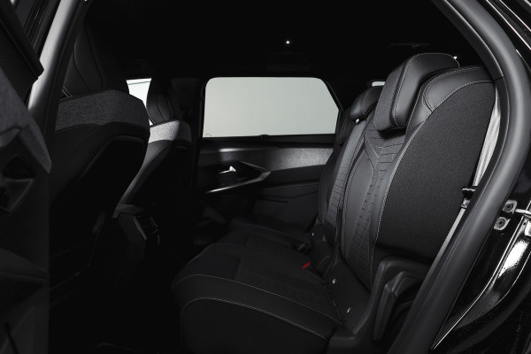 Peugeot 5008 1.2 Hybrid 145 GT 7-pers | Afn. Trekhaak | Dig. Cockpit | Adapt. Cruise | Stoel-+Stuurverw. | PDC | 360 Camera | NAV + App. Connect | ECC | Elek. Klep | LM 19" | 7548