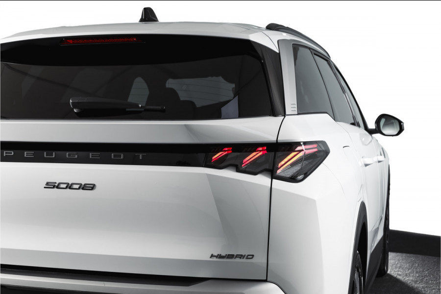Peugeot 5008 1.2 Hybrid 145 GT 7-pers | Dig. Cockpit | Adapt. Cruise | Stoel-+Stuurverw. | PDC | 360 Camera | NAV + App. Connect | ECC | Elek. Klep | LM 19" | 7733