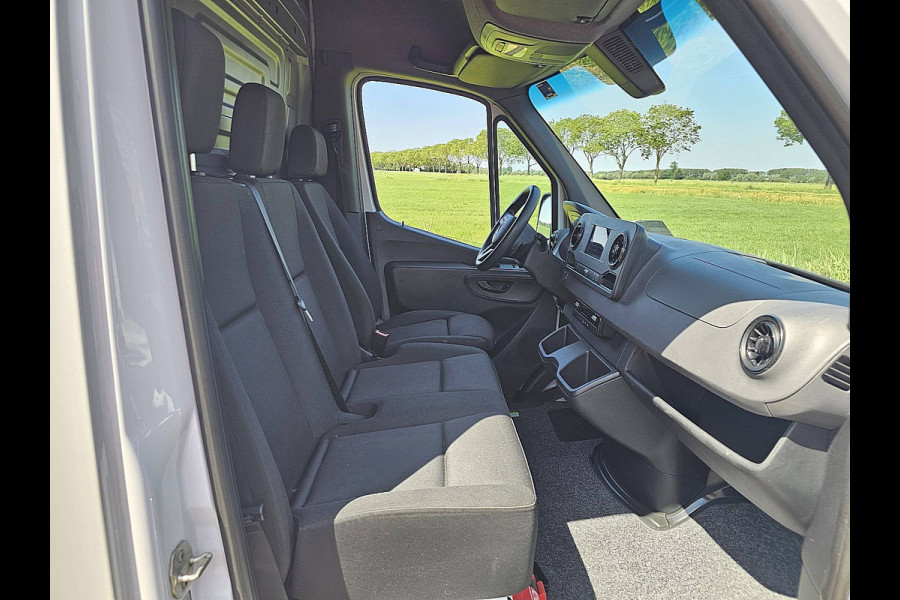 Mercedes-Benz Sprinter 317 1.9 CDI L3H2 RWD Cruise control, Airco, Pdc, Navi, Camera, Mbux7, Euro6, Automaat, 170Pk, Trekhaak