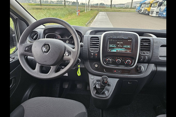 Renault Trafic 2.0 dCi 120 T29 L2H1 Comfort Cruise control, Airco, Pdc, Navi, 2x zijdeur, Imperiaal, Trekhaak