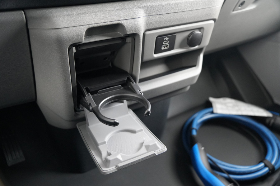 Ford E-Transit Custom 320 L1H1 Limited 71 kWh 218pk - Carplay - Camera - Stoel-stuurverwarming - Rijklaar