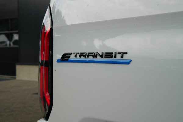 Ford E-Transit Custom 320 L1H1 Limited 71 kWh 218pk - Carplay - Camera - Stoel-stuurverwarming - Rijklaar