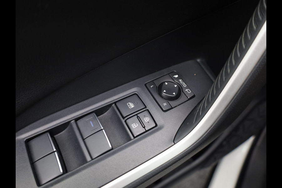 Toyota RAV4 2.5 Hybrid Bi-Tone | NL Auto | Panodak | Elek. Stoelen | 360 Camera | Apple Carplay/ Android | Bi-Tone | Prijs Rijklaar !!