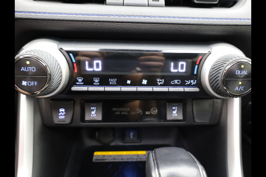 Toyota RAV4 2.5 Hybrid Bi-Tone | NL Auto | Panodak | Elek. Stoelen | 360 Camera | Apple Carplay/ Android | Bi-Tone | Prijs Rijklaar !!