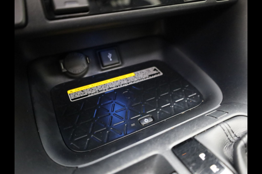 Toyota RAV4 2.5 Hybrid Bi-Tone | NL Auto | Panodak | Elek. Stoelen | 360 Camera | Apple Carplay/ Android | Bi-Tone | Prijs Rijklaar !!