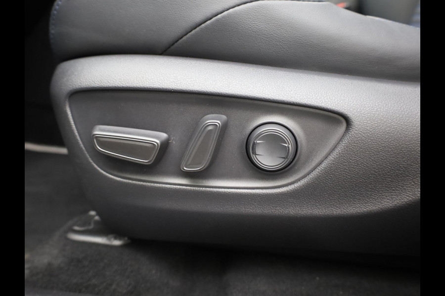 Toyota RAV4 2.5 Hybrid Bi-Tone | NL Auto | Panodak | Elek. Stoelen | 360 Camera | Apple Carplay/ Android | Bi-Tone | Prijs Rijklaar !!