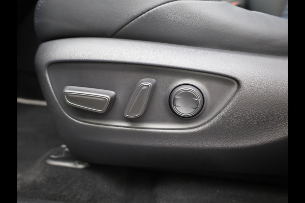 Toyota RAV4 2.5 Hybrid Bi-Tone | NL Auto | Panodak | Elek. Stoelen | 360 Camera | Apple Carplay/ Android | Bi-Tone | Prijs Rijklaar !!
