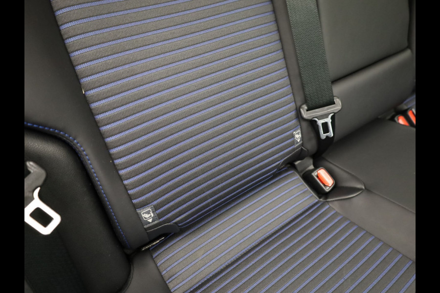 Toyota RAV4 2.5 Hybrid Bi-Tone | NL Auto | Panodak | Elek. Stoelen | 360 Camera | Apple Carplay/ Android | Bi-Tone | Prijs Rijklaar !!
