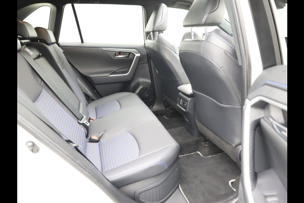 Toyota RAV4 2.5 Hybrid Bi-Tone | NL Auto | Panodak | Elek. Stoelen | 360 Camera | Apple Carplay/ Android | Bi-Tone | Prijs Rijklaar !!