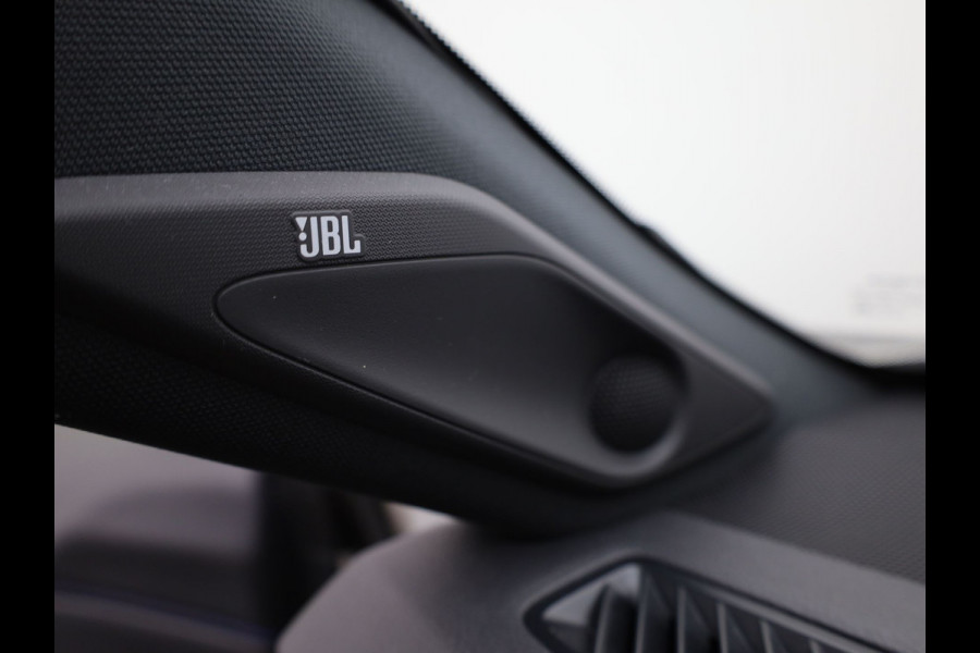 Toyota RAV4 2.5 Hybrid Bi-Tone | NL Auto | Panodak | Elek. Stoelen | 360 Camera | Apple Carplay/ Android | Bi-Tone | Prijs Rijklaar !!