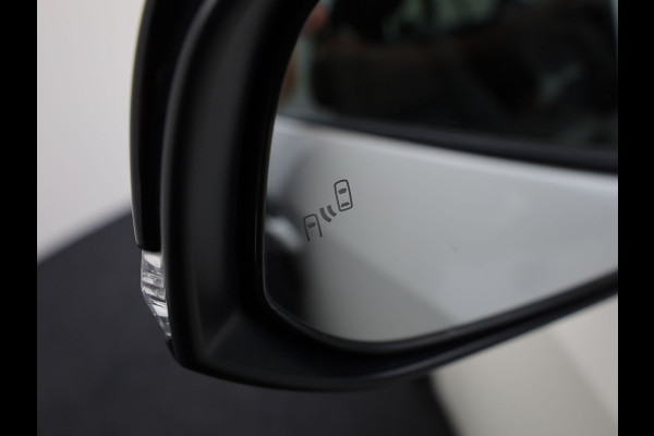 Toyota RAV4 2.5 Hybrid Bi-Tone | NL Auto | Panodak | Elek. Stoelen | 360 Camera | Apple Carplay/ Android | Bi-Tone | Prijs Rijklaar !!