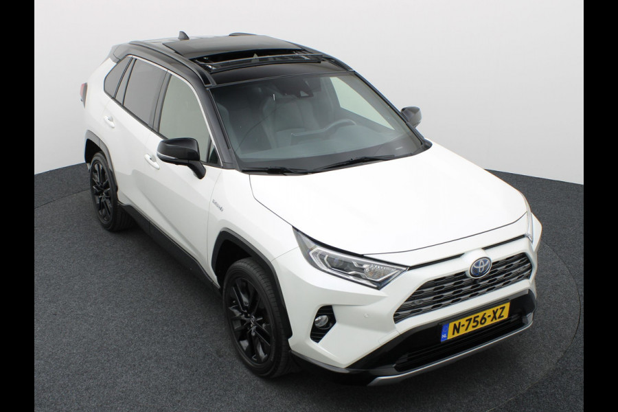Toyota RAV4 2.5 Hybrid Bi-Tone | NL Auto | Panodak | Elek. Stoelen | 360 Camera | Apple Carplay/ Android | Bi-Tone | Prijs Rijklaar !!