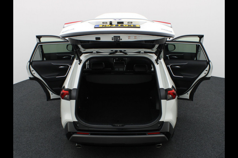 Toyota RAV4 2.5 Hybrid Bi-Tone | NL Auto | Panodak | Elek. Stoelen | 360 Camera | Apple Carplay/ Android | Bi-Tone | Prijs Rijklaar !!