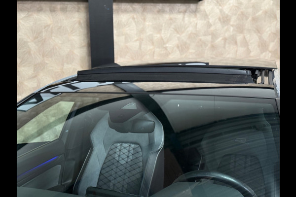Volkswagen Golf 1.5 eTSI R-Line Edition | Pano | Keyless | Carplay | Sfeerverlichting | Stoel/Stuurverwarming | HUD