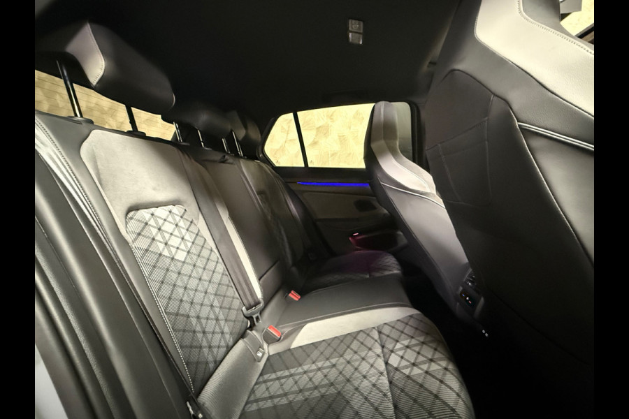 Volkswagen Golf 1.5 eTSI R-Line Edition | Pano | Keyless | Carplay | Sfeerverlichting | Stoel/Stuurverwarming | HUD