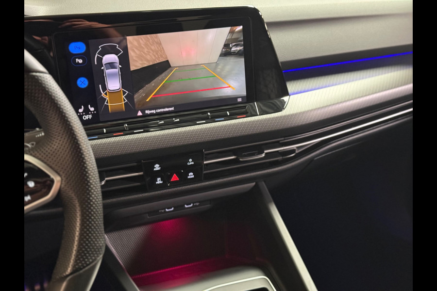 Volkswagen Golf 1.5 eTSI R-Line Edition | Pano | Keyless | Carplay | Sfeerverlichting | Stoel/Stuurverwarming | HUD