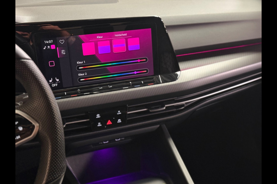 Volkswagen Golf 1.5 eTSI R-Line Edition | Pano | Keyless | Carplay | Sfeerverlichting | Stoel/Stuurverwarming | HUD