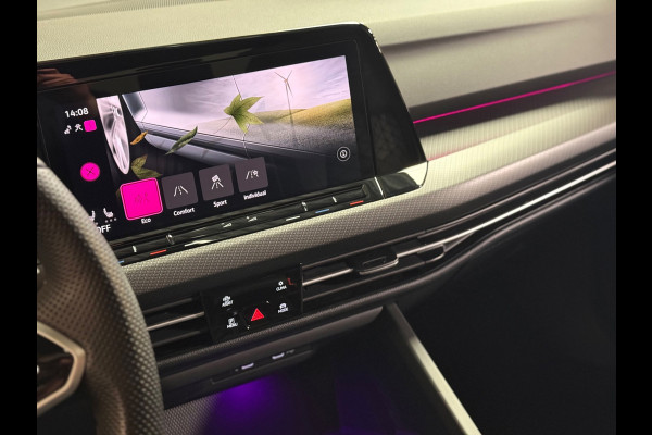 Volkswagen Golf 1.5 eTSI R-Line Edition | Pano | Keyless | Carplay | Sfeerverlichting | Stoel/Stuurverwarming | HUD