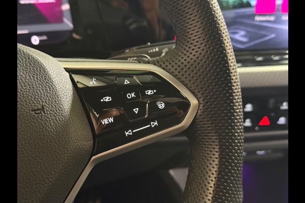 Volkswagen Golf 1.5 eTSI R-Line Edition | Pano | Keyless | Carplay | Sfeerverlichting | Stoel/Stuurverwarming | HUD