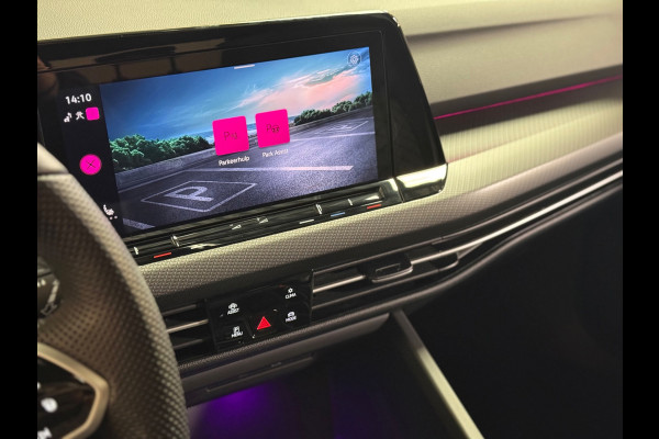 Volkswagen Golf 1.5 eTSI R-Line Edition | Pano | Keyless | Carplay | Sfeerverlichting | Stoel/Stuurverwarming | HUD