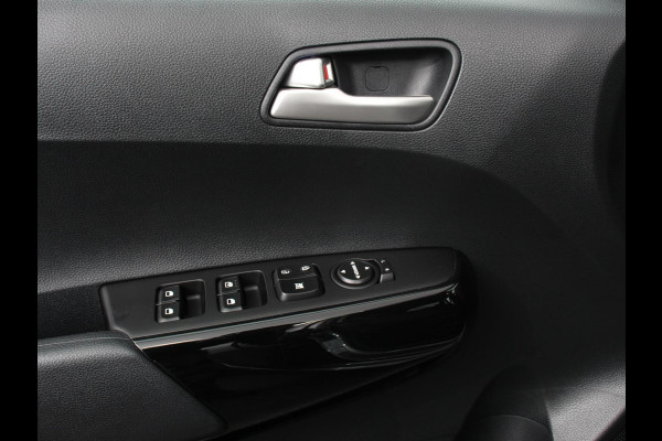 Kia Picanto 1.0 DPi Automaat DynamicLine Navigatie Apple Carplay / Android Auto Airco Camera DAB Stoelverwarming Extra Getint glas Lichtmetalen velgen Cruise Control Bluetooth