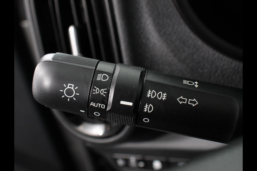 Kia Picanto 1.0 DPi Automaat DynamicLine Navigatie Apple Carplay / Android Auto Airco Camera DAB Stoelverwarming Extra Getint glas Lichtmetalen velgen Cruise Control Bluetooth