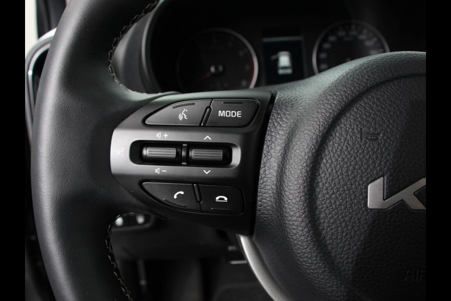 Kia Picanto 1.0 DPi Automaat DynamicLine Navigatie Apple Carplay / Android Auto Airco Camera DAB Stoelverwarming Extra Getint glas Lichtmetalen velgen Cruise Control Bluetooth
