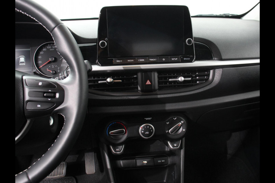 Kia Picanto 1.0 DPi Automaat DynamicLine Navigatie Apple Carplay / Android Auto Airco Camera DAB Stoelverwarming Extra Getint glas Lichtmetalen velgen Cruise Control Bluetooth