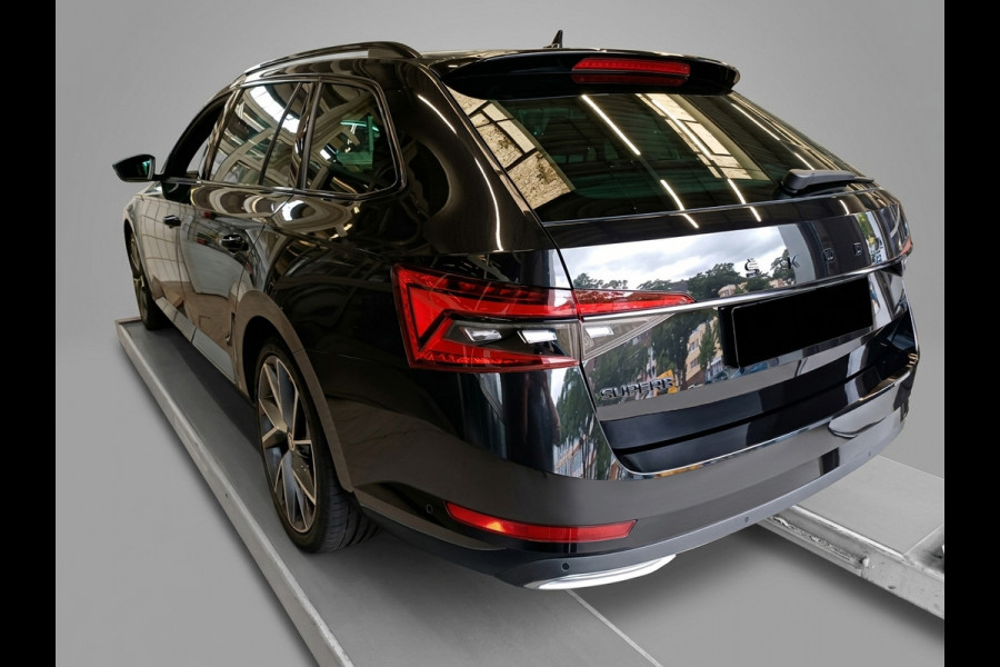 Škoda Superb Combi 1.4 TSI iV 218pk PHEV Sportline | Panoramadak | Trekhaak | 360 Camera