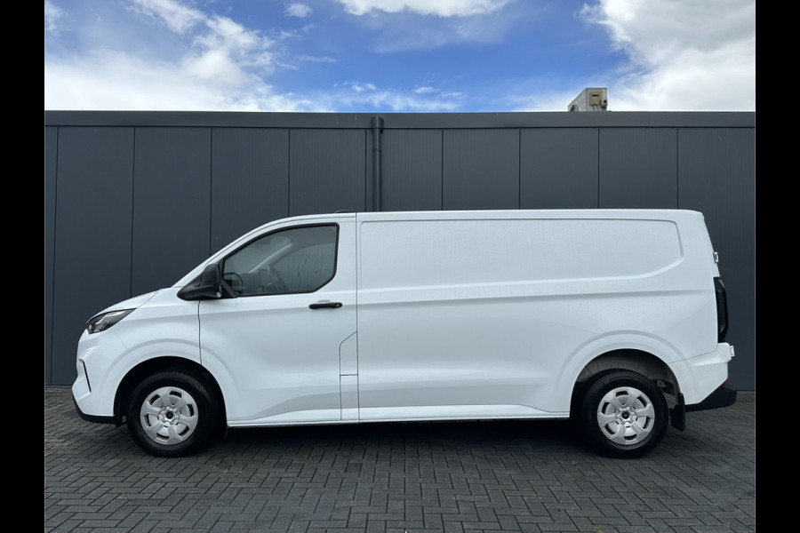 Ford Transit Custom 2.0 TDCI 136 PK TREND / L2H1 / 2.740 KG AHG / CAMERA / CRUISE / 3 ZITS / AIRCO / CARPLAY