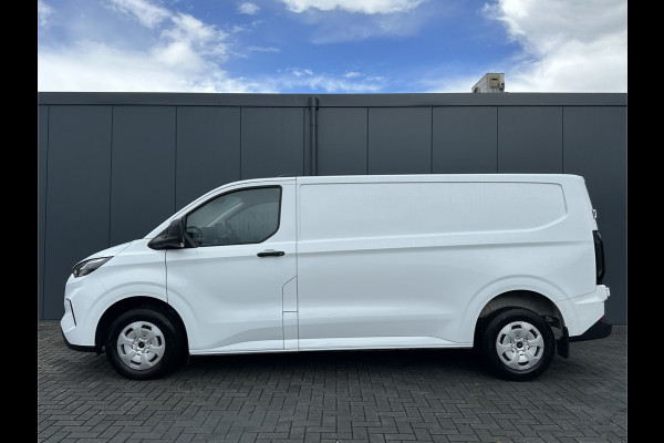 Ford Transit Custom 2.0 TDCI 136 PK TREND / L2H1 / 2.740 KG AHG / CAMERA / CRUISE / 3 ZITS / AIRCO / CARPLAY