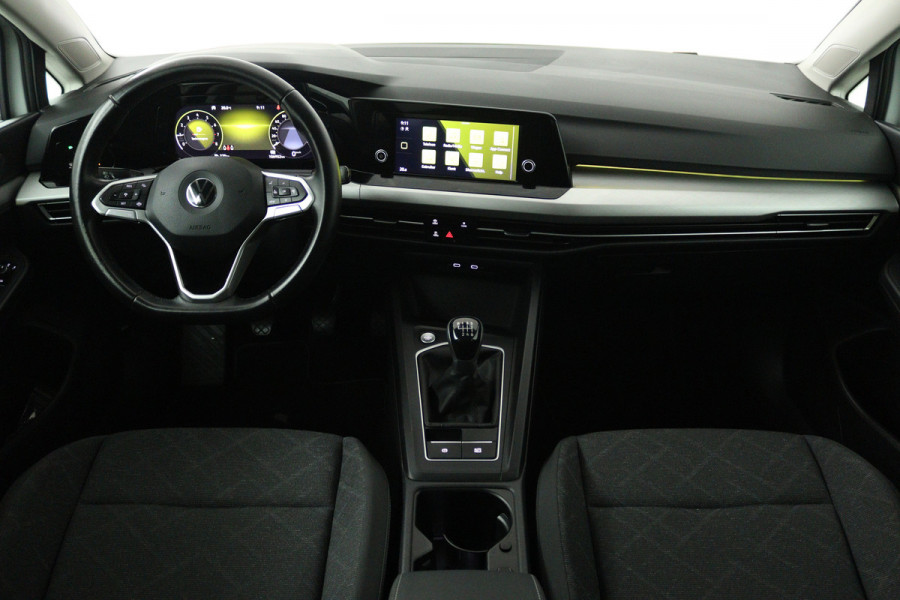 Volkswagen Golf 1.0 TSI Life (CRUISE CONTROL ADAPTIEF, NAVIGATIE, CARPLAY, PARKEERSENSOREN)