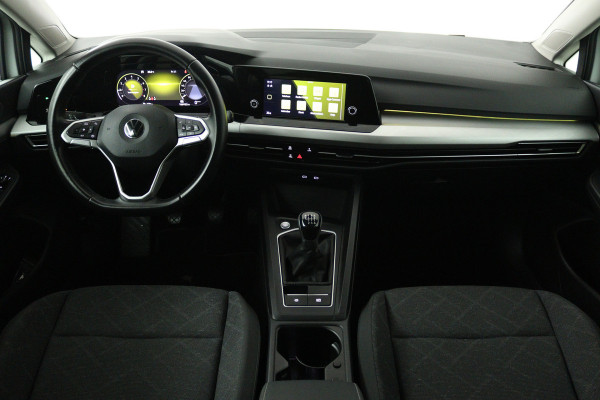Volkswagen Golf 1.0 TSI Life (CRUISE CONTROL ADAPTIEF, NAVIGATIE, CARPLAY, PARKEERSENSOREN)