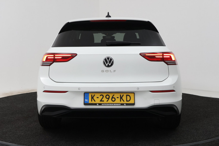 Volkswagen Golf 1.0 TSI Life (CRUISE CONTROL ADAPTIEF, NAVIGATIE, CARPLAY, PARKEERSENSOREN)