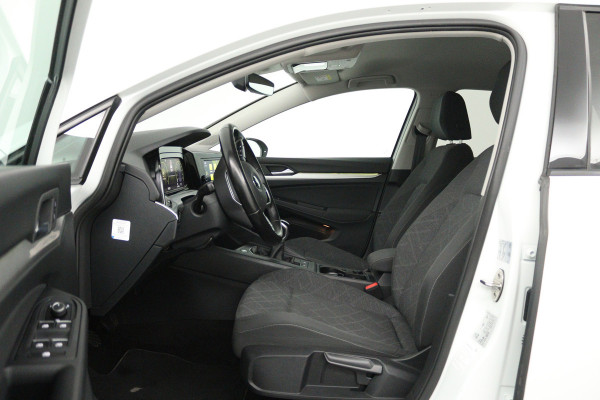 Volkswagen Golf 1.0 TSI Life (CRUISE CONTROL ADAPTIEF, NAVIGATIE, CARPLAY, PARKEERSENSOREN)
