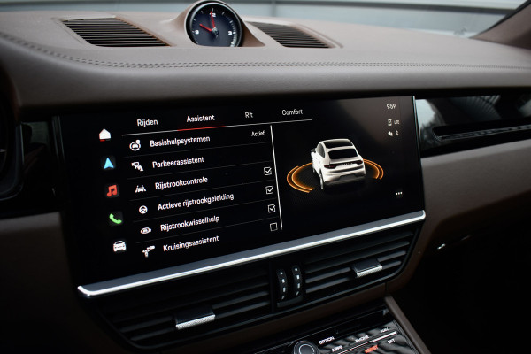 Porsche Cayenne Coupé 3.0 E-Hybrid Platinum Edition SportDesign | Pano | ACC | Trekhaak | 22'' Wielen | Bose | Achterasbesturing | Stoelventilatie | Sportuitlaat |