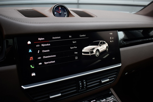 Porsche Cayenne Coupé 3.0 E-Hybrid Platinum Edition SportDesign | Pano | ACC | Trekhaak | 22'' Wielen | Bose | Achterasbesturing | Stoelventilatie | Sportuitlaat |